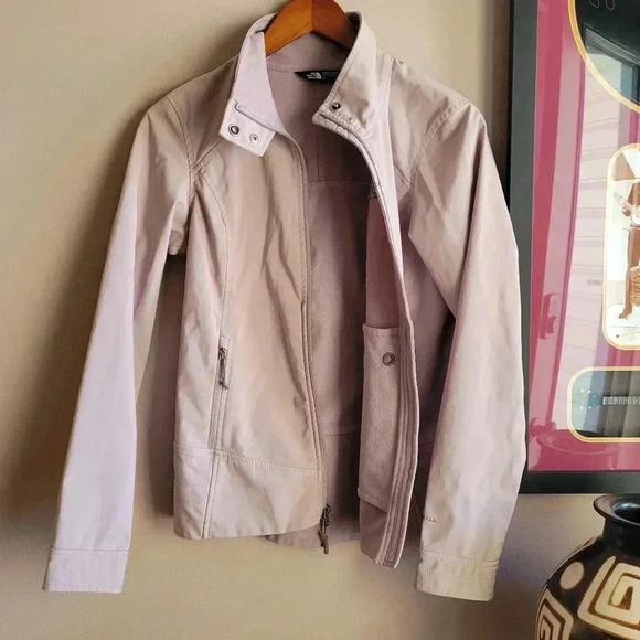 Beautiful! The North Face Soft Purple Color Women's Jacket Size S/P Full Zip - Picture 3 of 12
